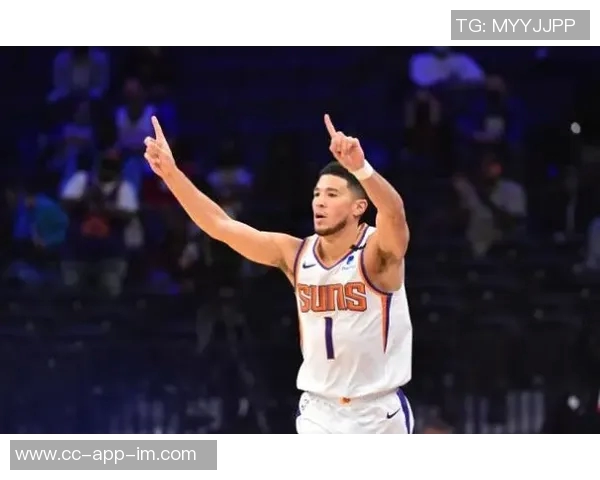 布克首节手感不佳仅得5分投篮命中率低迷影响比赛表现